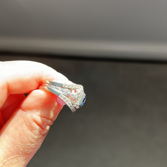 Diamond Ring - Picture 4 of 10